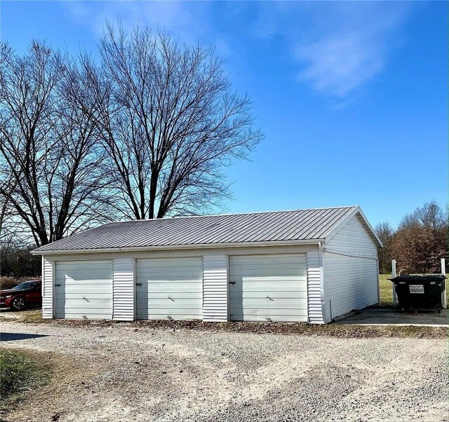Building Photo - 303 Smith Rd