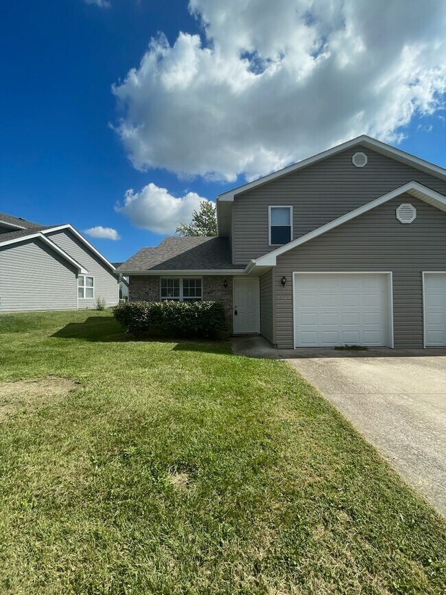 Building Photo - 3704-3706-3706 Pimlico Dr