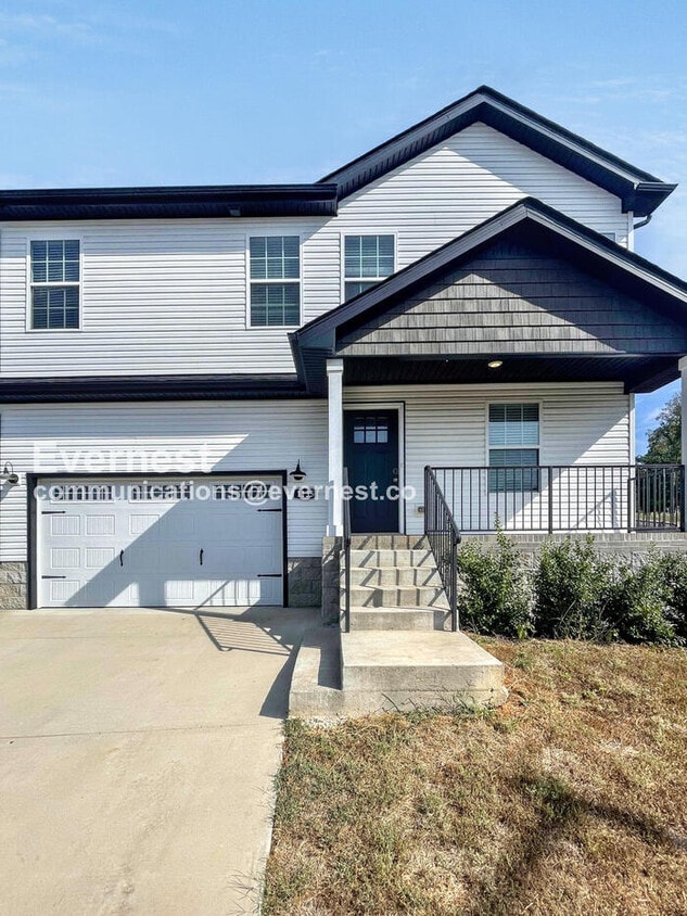 Foto principal - 3 Bed, 2.5 Bath Home with Garage / Pet-Fri...