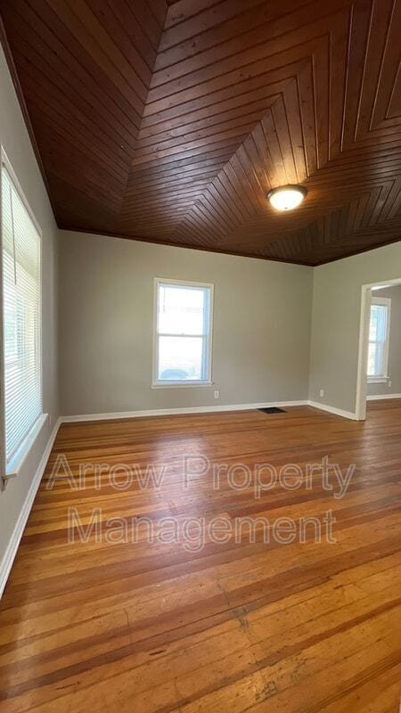 Building Photo - 2211 Sheldon St