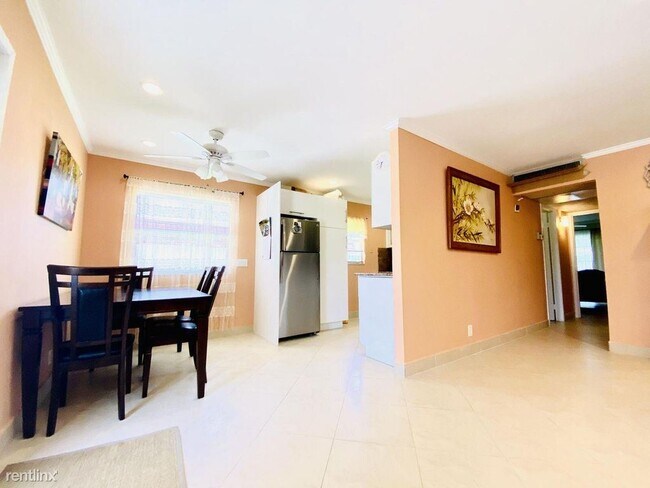 Foto del edificio - 2 br, 2 bath House - 249 Seville K # 249