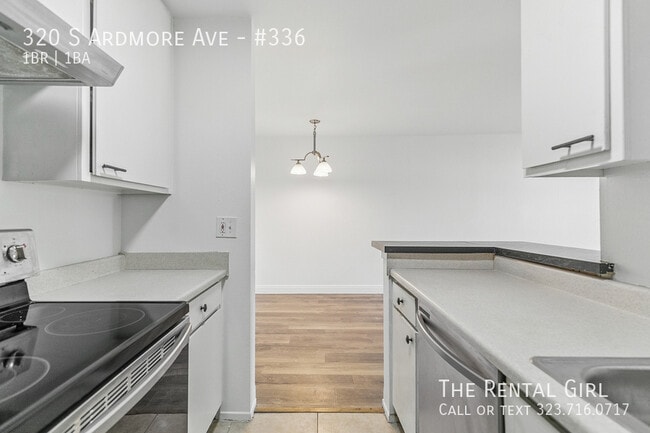 Building Photo - 320 S Ardmore Ave