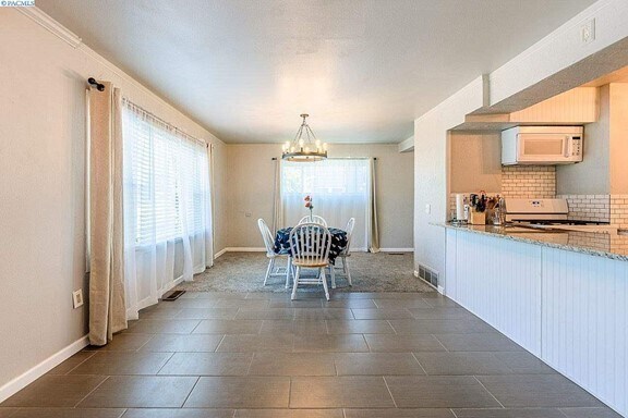 Foto del edificio - 1431 Johnston Ave