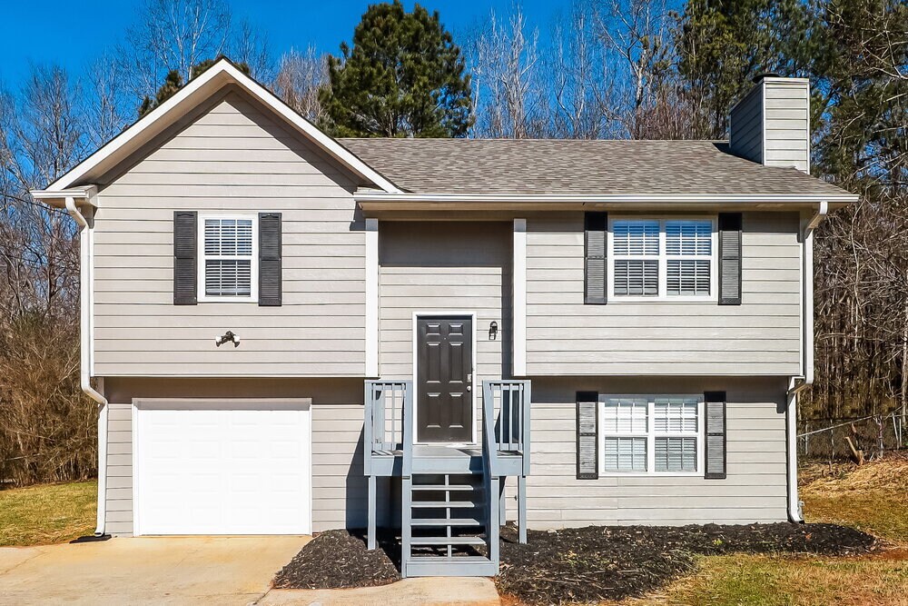 Foto principal - 240 Rosewood Dr
