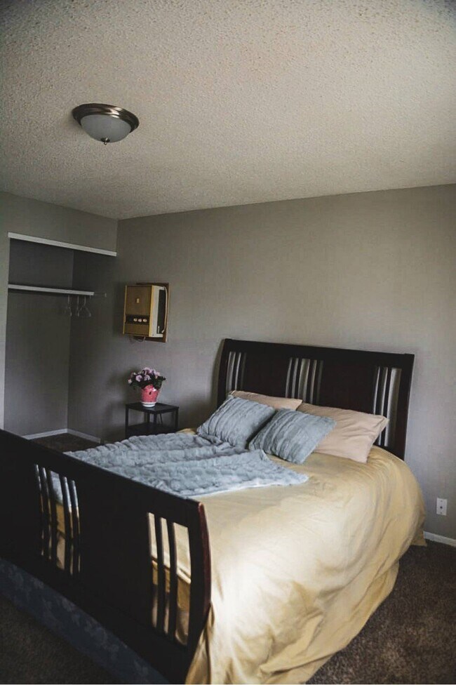 Foto del edificio - 2303 S Myrtle St
