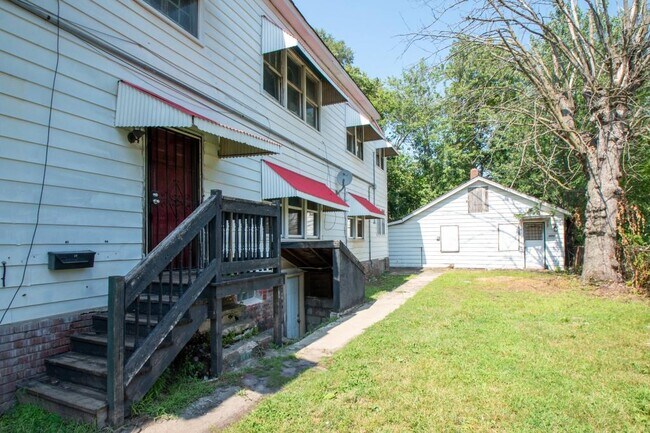 Foto del edificio - 2315 Industrial Blvd