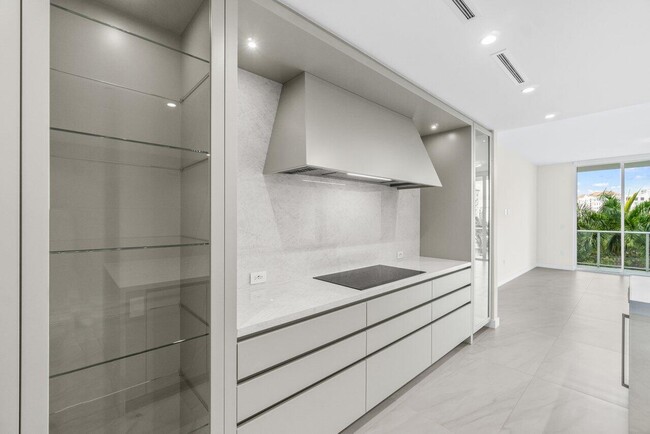Foto del edificio - 220 SE Mizner Blvd