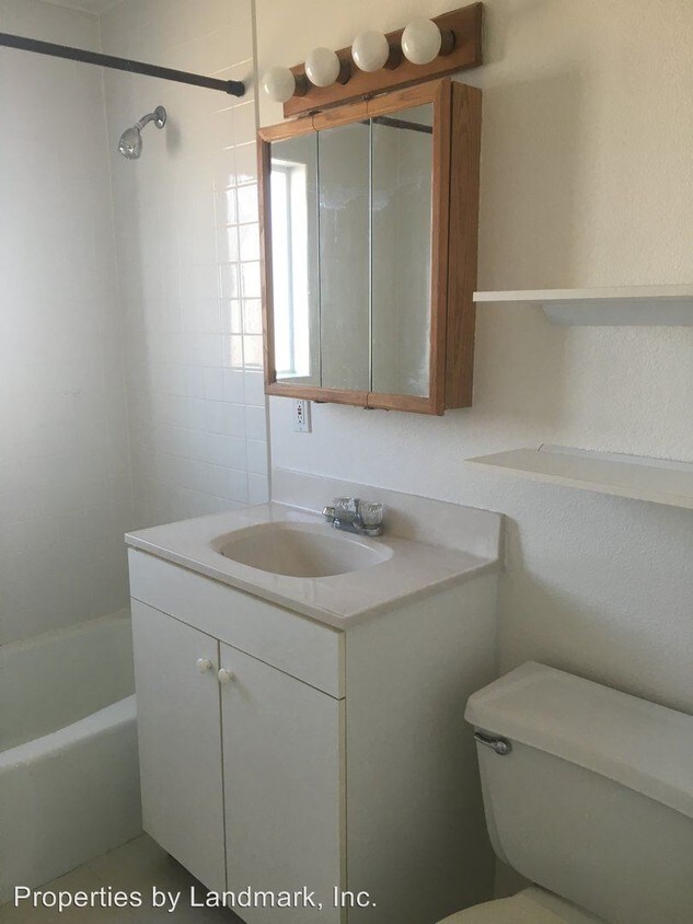 Building Photo - 1 br, 1 bath House - 625 1/2 E Front