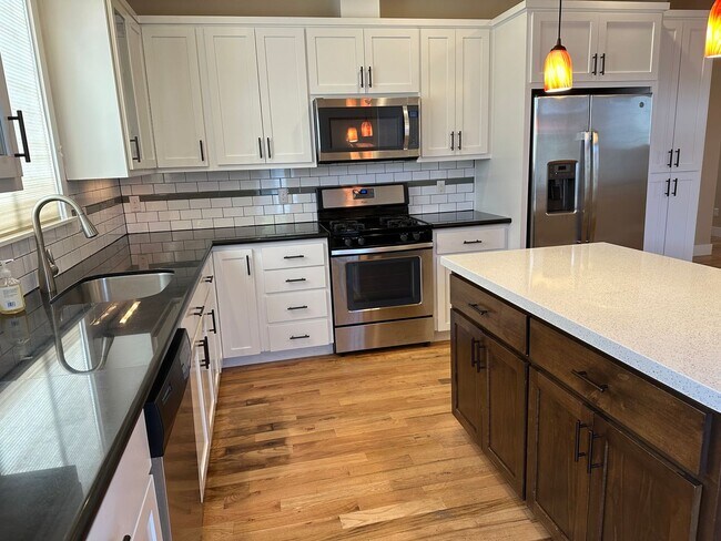 Foto del edificio - Super Cute 3 Bedroom with Bonus/Office in SE Portland Home!