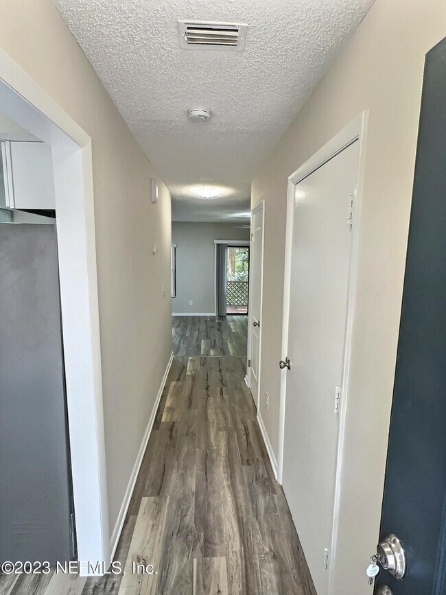 Building Photo - 5568 La Moya Ave