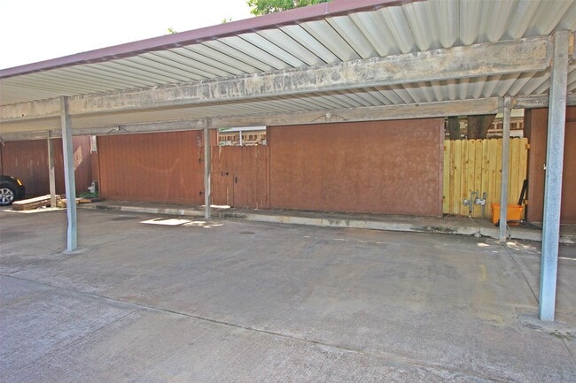 Building Photo - 1503 Cedar Cove St