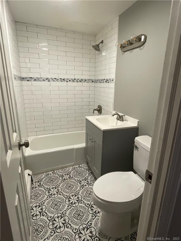 32 Huntington St Unit 1C, Hartford, CT 06105 Room for Rent in