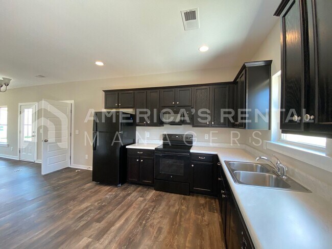 Building Photo - 68 WATER OAK DR