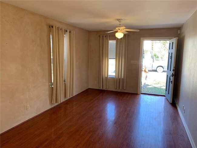 Building Photo - 2903 Kerbey Ln