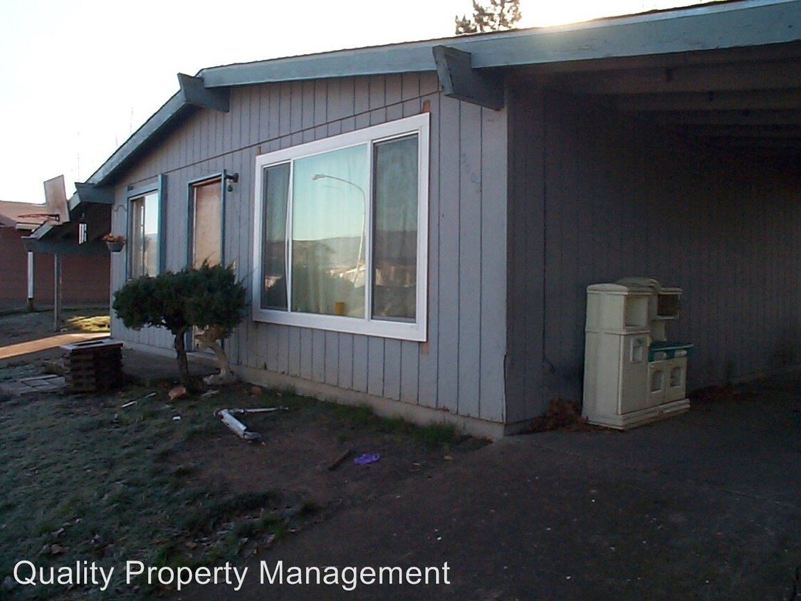 Primary Photo - 3000 Palmyra St