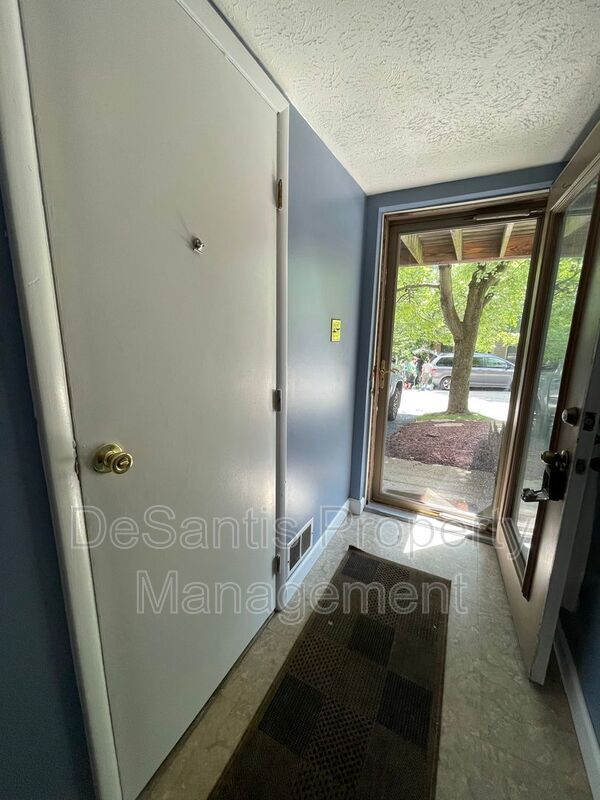 Building Photo - 604 Arkwood Dr