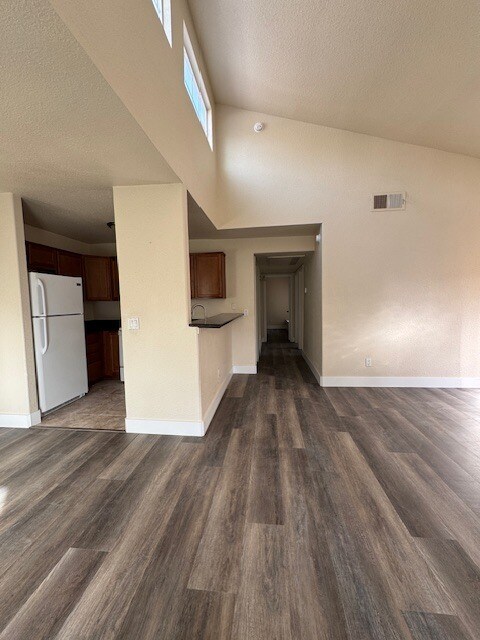 Building Photo - 9325 W Desert Inn Rd