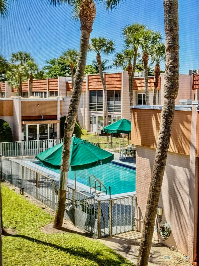 Foto del edificio - 7610 Stirling Rd