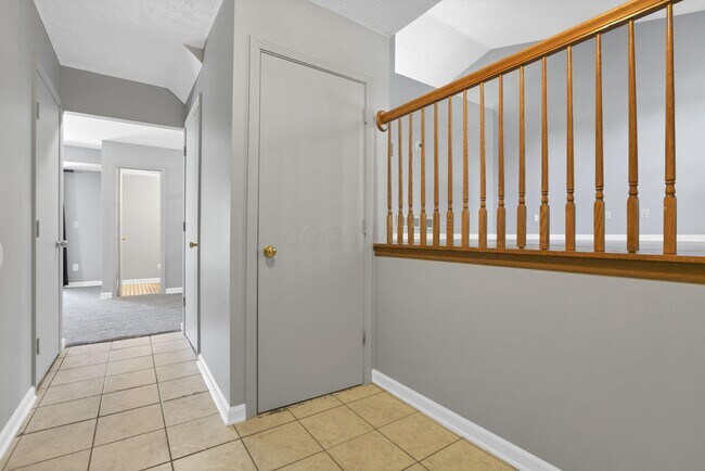 Building Photo - 933 Briaro St