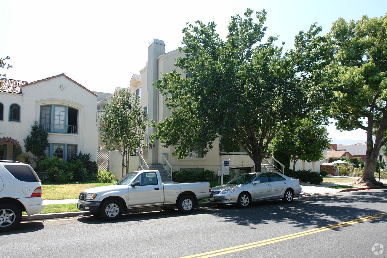 Building Photo - 346 W Wilson Ave