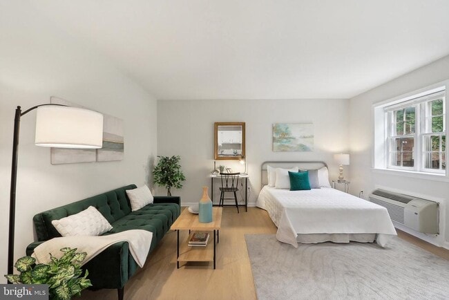 Foto del edificio - 6638 Hillandale Rd