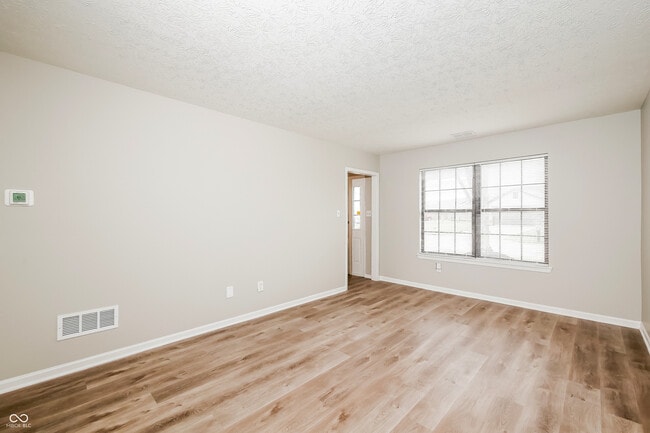 Foto del edificio - 5032 Granger Ct