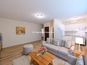 Building Photo - 2018 Commonwealth Ave Building Photo - 2018 Commonwealth Ave