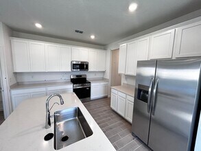 Building Photo - 6226 Mare Ave