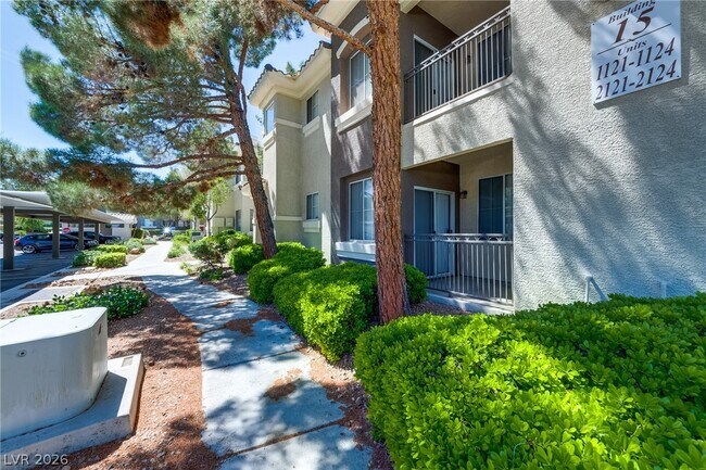 Foto del edificio - 9050 W Warm Springs Rd
