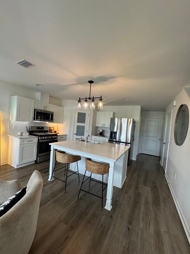 Foto del edificio - 3605 Meadow Vista Ln