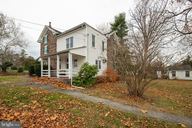 Building Photo - 804 Sanatoga Rd