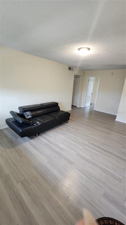 Foto del edificio - 834 Sky Lake Cir