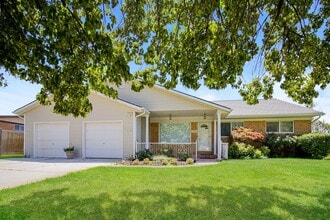 Building Photo - 1005 Maxfield Dr