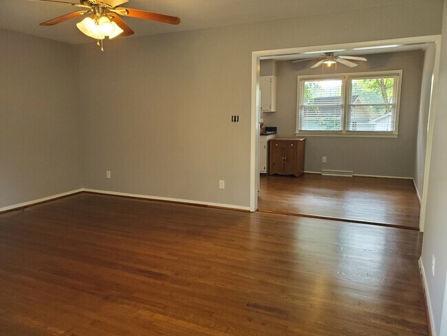 Living Room - 1 Fontana Ct
