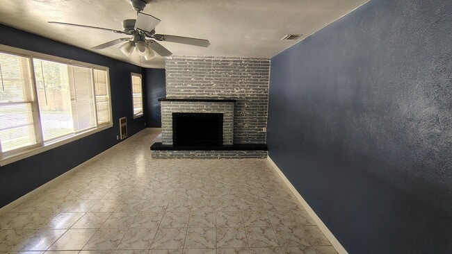 Building Photo - 3611 Hardee Ave