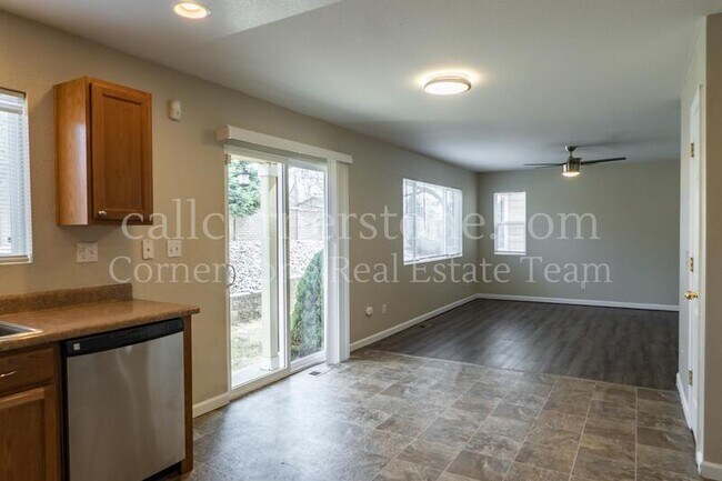 Foto del edificio - 2528 Sierra Springs Dr