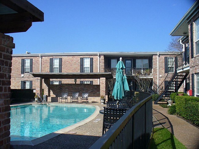 Building Photo - 6402 Del Monte Dr