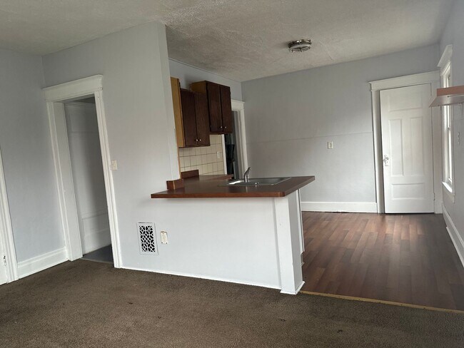 Building Photo - 85-87 Pullman Ave