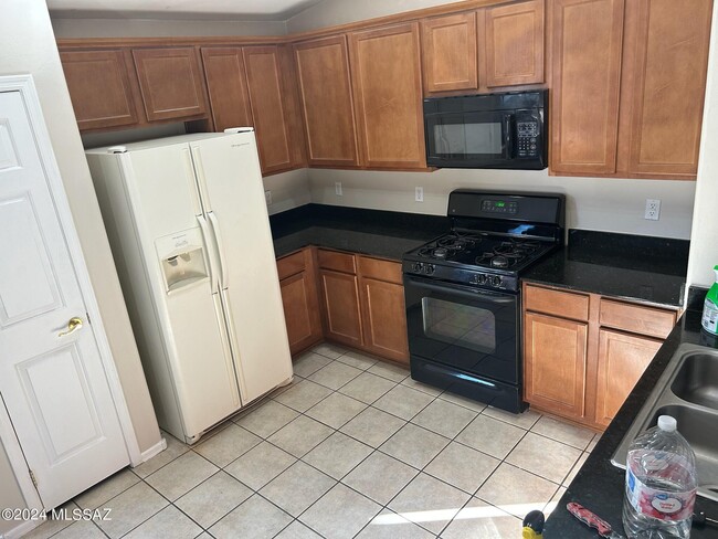 Building Photo - 12822 E Red Iron Trail