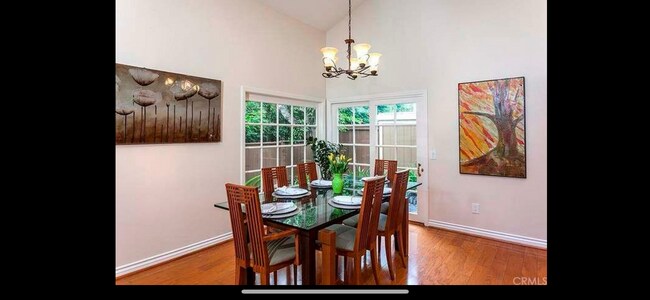 Building Photo - 25 Rainbow Fls