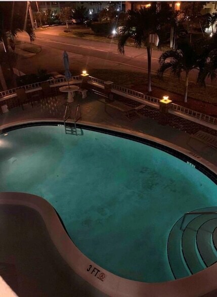 Foto del edificio - 424 N Riverside Drive Unit 201