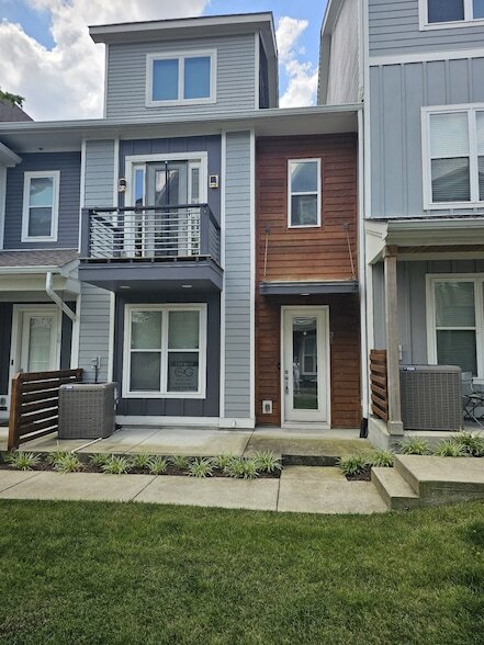 Primary Photo - 700 James Ave