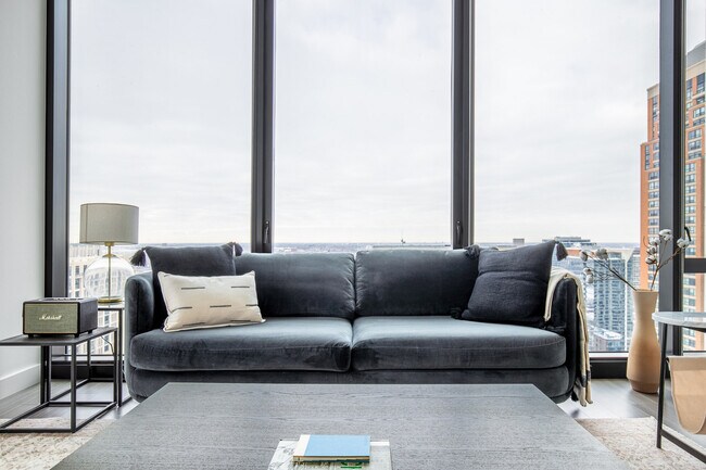 Foto del edificio - 1210 S Indiana Ave