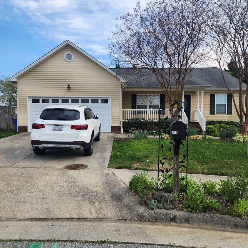Primary Photo - Pretty One Level House For Rent in Kerners...