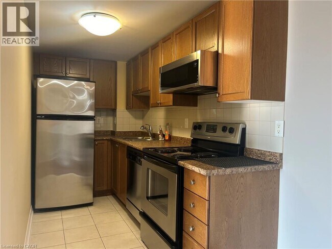 Photo du bâtiment - 220 Forum Dr