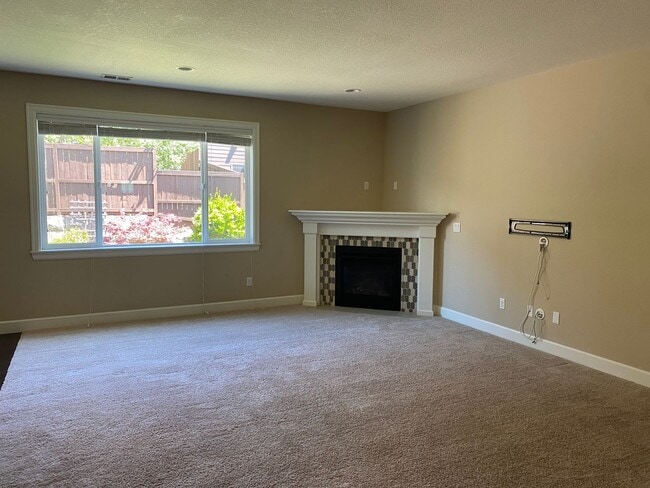 Foto del edificio - Exquisite 5 BD* + Bonus Room 3 BA* Single ...