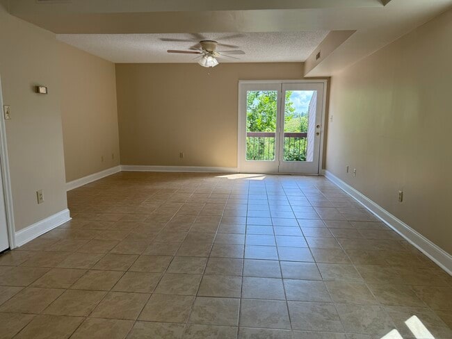 Building Photo - Laurelwood Apartments