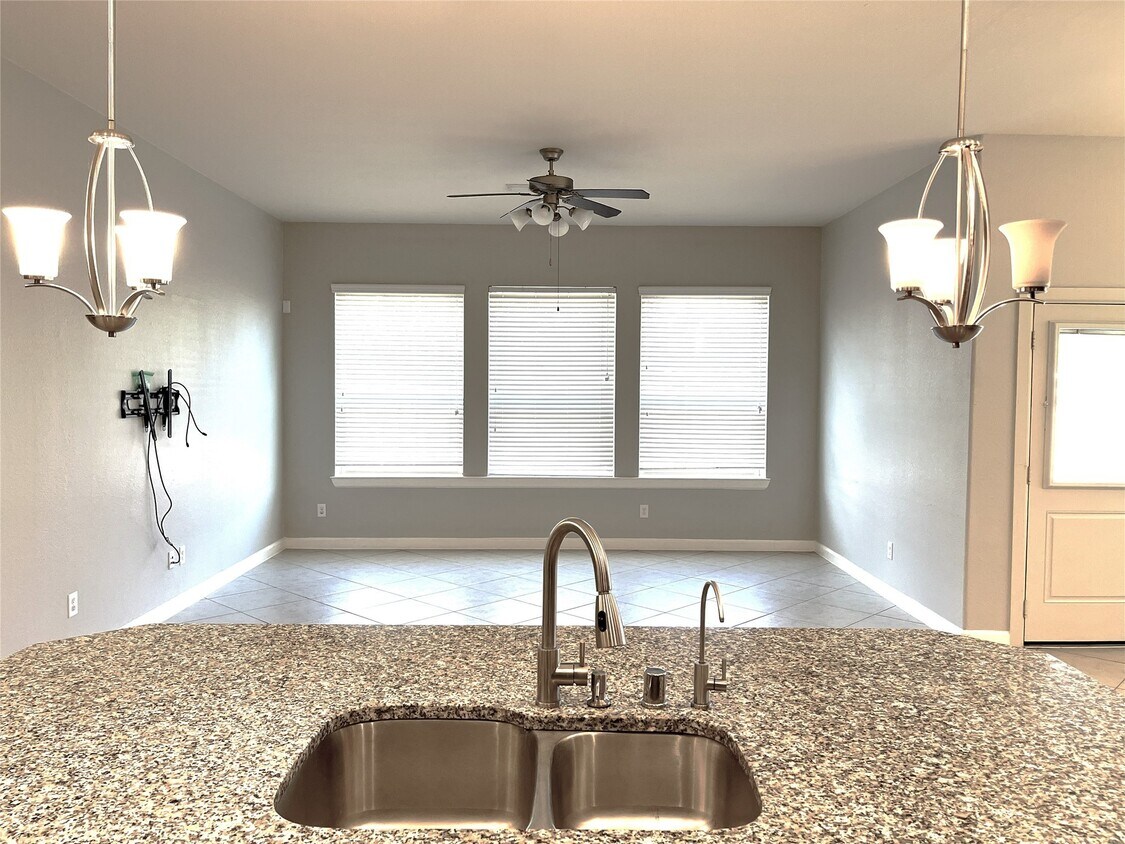 Foto principal - 19202 Cannon Hills Ln