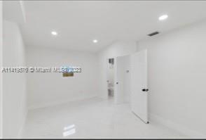 Foto del edificio - 6800 NW 5th Pl
