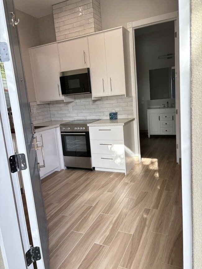 Photo - 537 S 96th St House